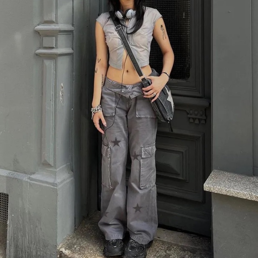 STAR DETAIL LOW RISE WIDE LEG JEAN